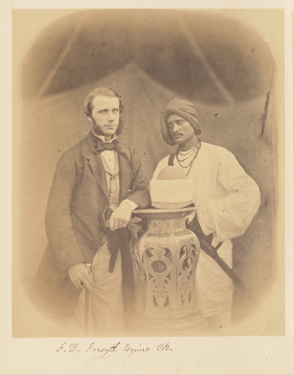 F.D. Forsyth, Esquire, C.B. og indisk tjener af Felice Beato