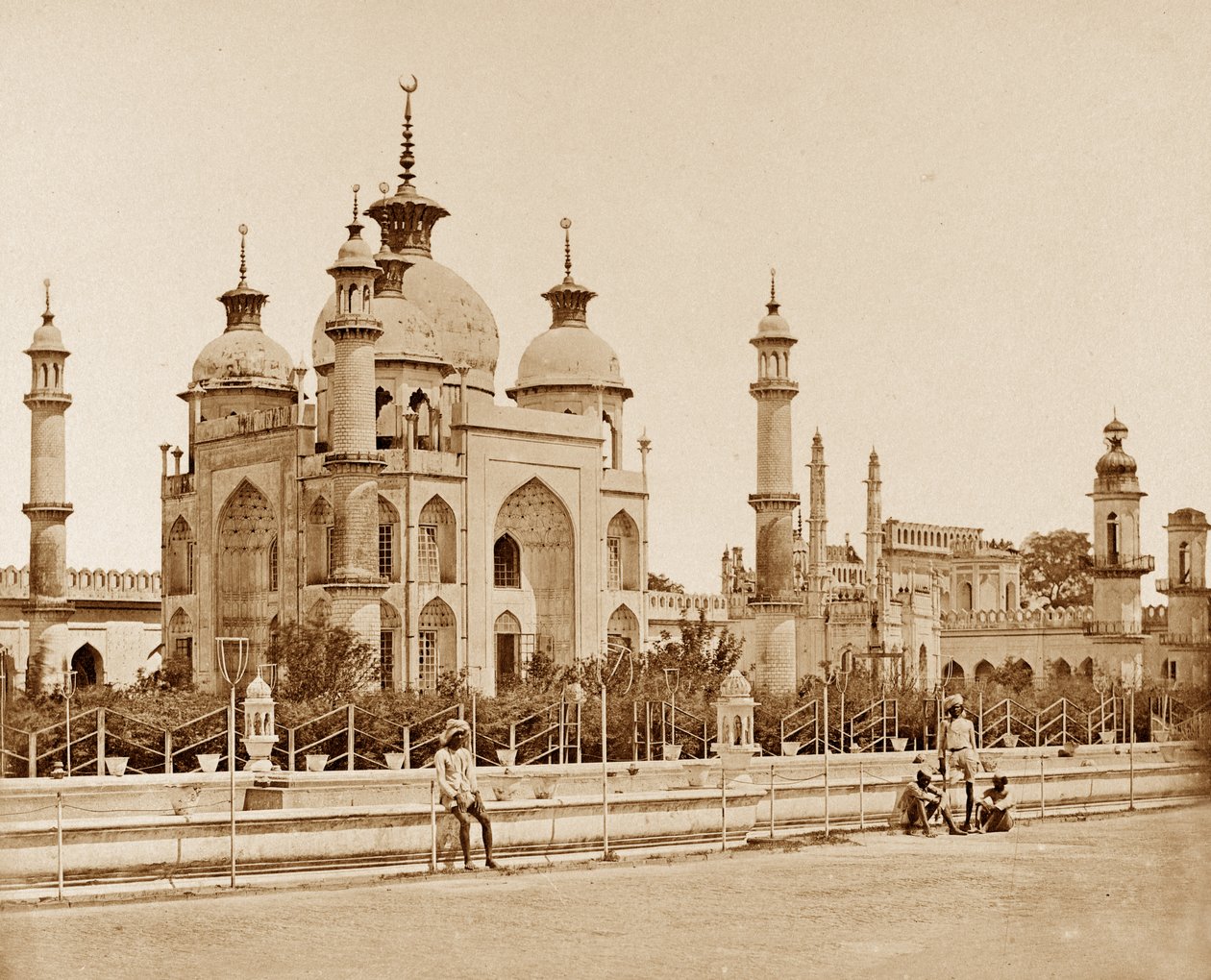 Moske i Husainabad Imambara, Lucknow af Felice Beato