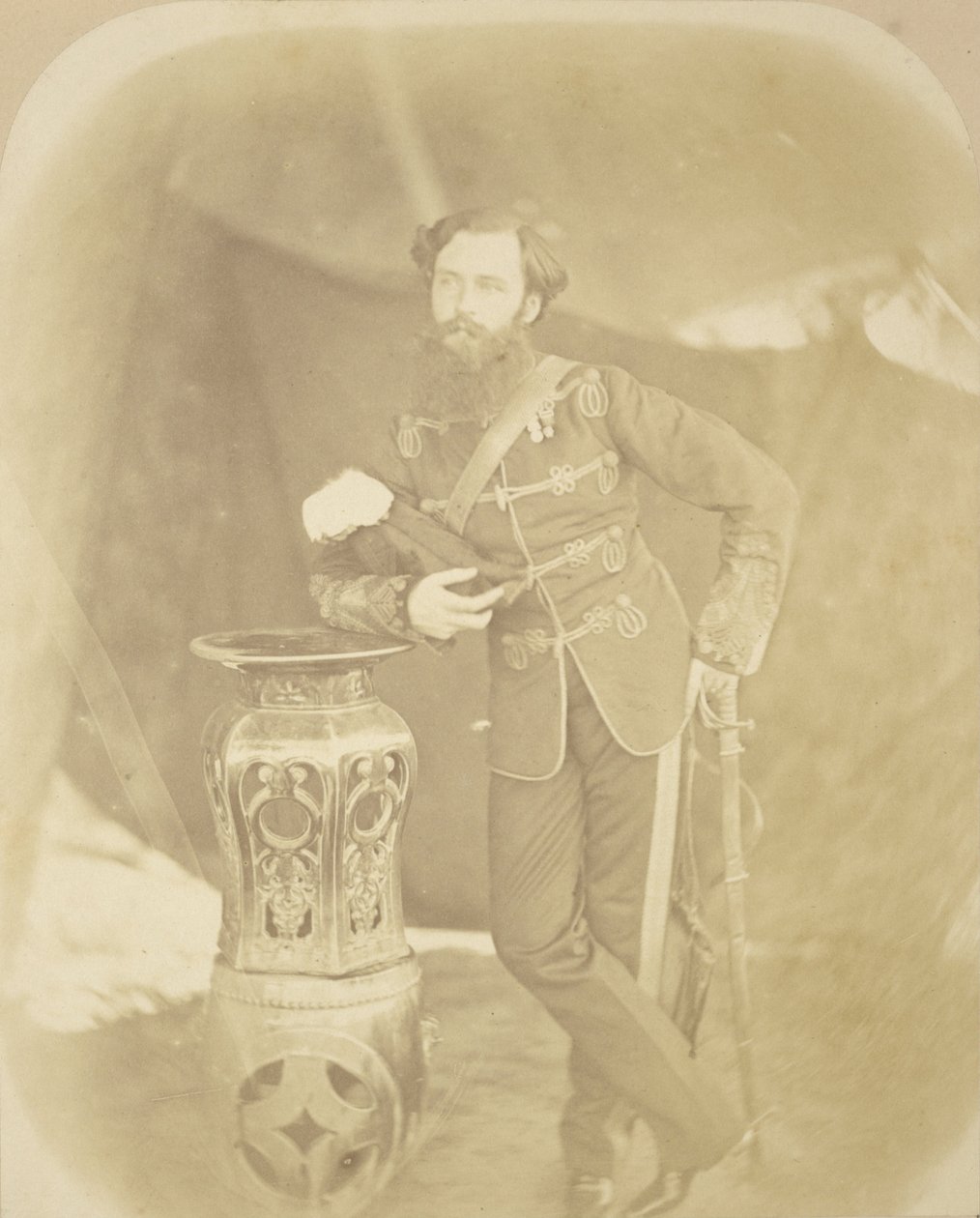 Portræt af oberst Henry Hope Crealock, stedfortrædende assistent, generaladjutant af Felice Beato