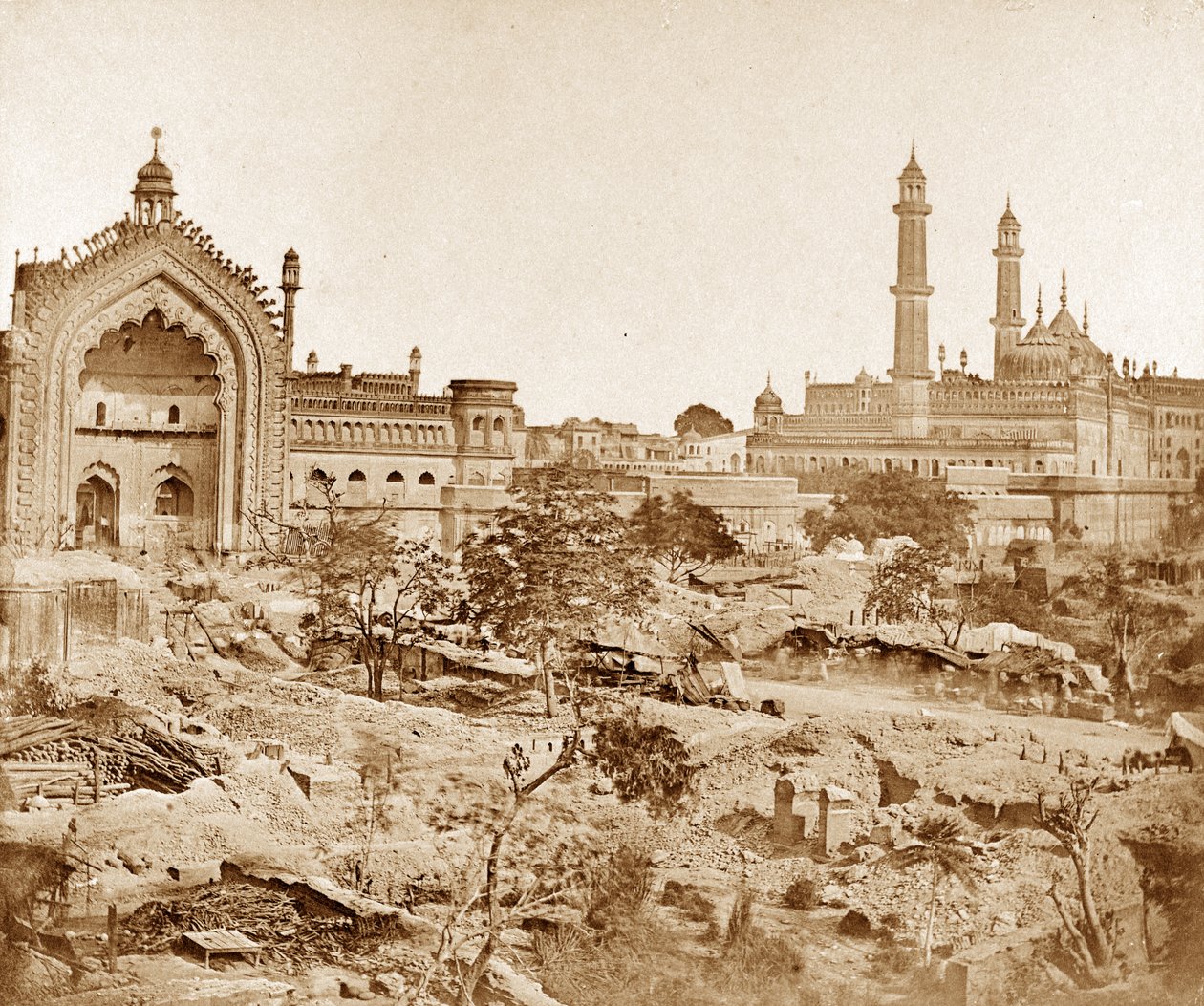 Room-i-darwazar eller Konstantinopel-porten, Lucknow af Felice Beato