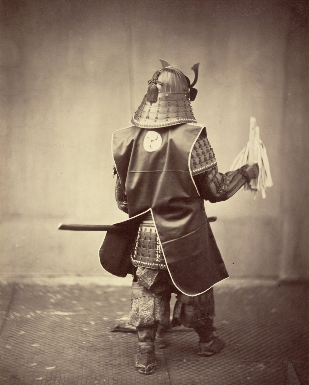 Samurai-kostume – set bagfra af Felice Beato