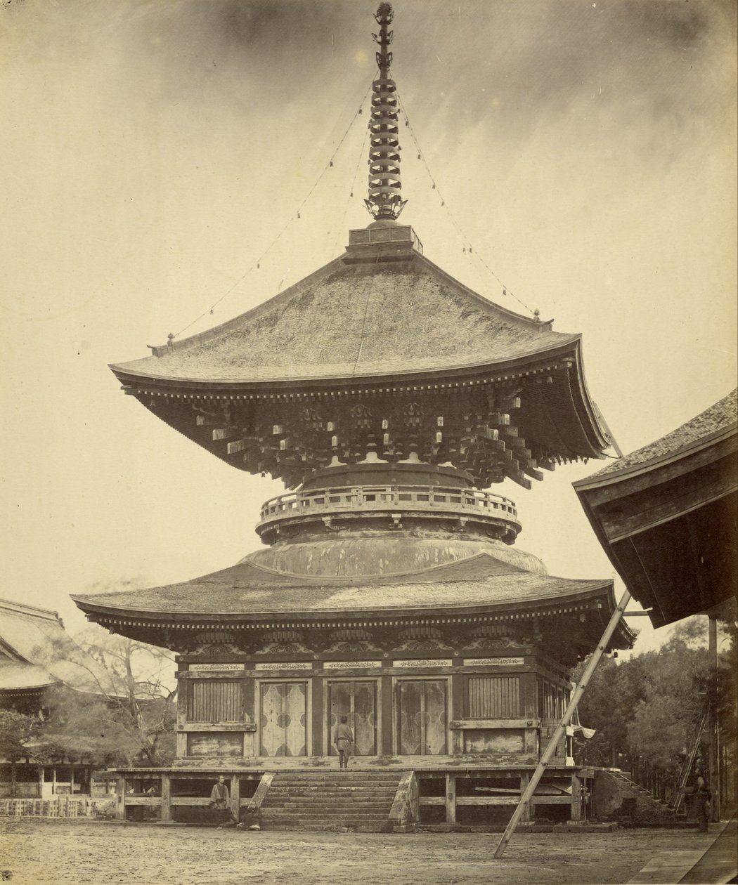 En-etagers pagode, Hachiman-helligdommen, Kamakura af Felice Beato