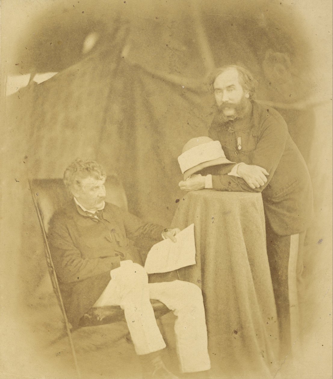 Sir Henry Drury Harness, K.C.B., oberstkommandant, kongelige ingeniører og oberst Robert Abercromby af Felice Beato