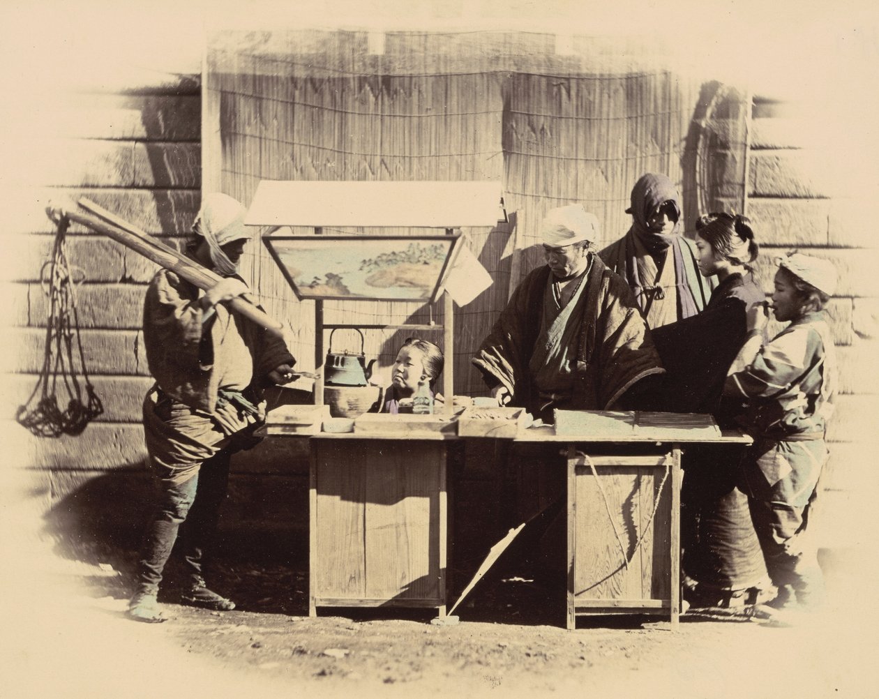Gadeforfriskningsboder, ca. 1865. af Felice Beato