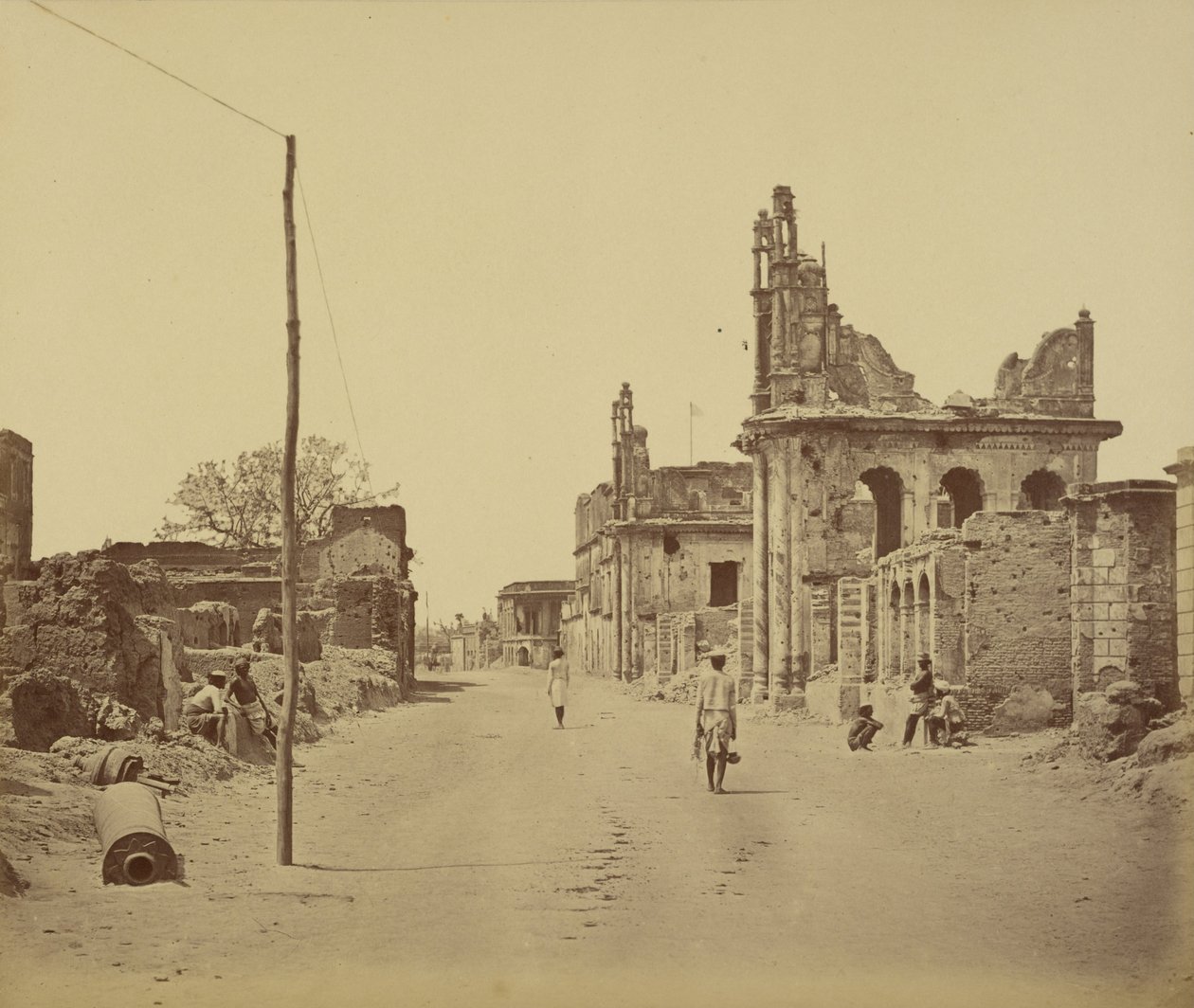 The Cawnpore Road, Lucknow af Felice Beato