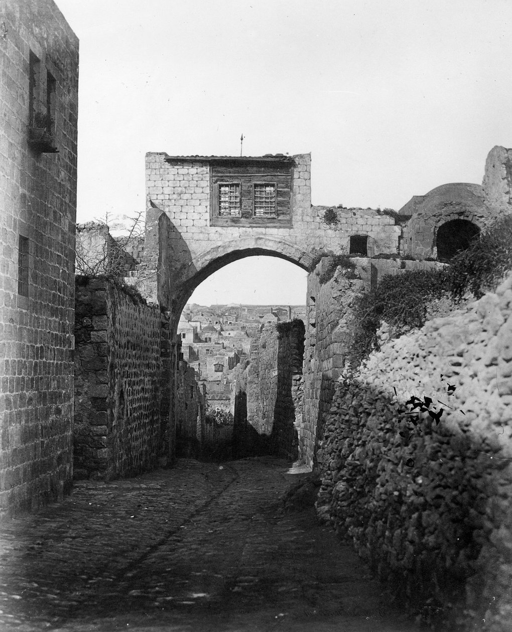 Ecce Homo-buen over Via Dolorosa i Jerusalem, 1857 af Felice Beato