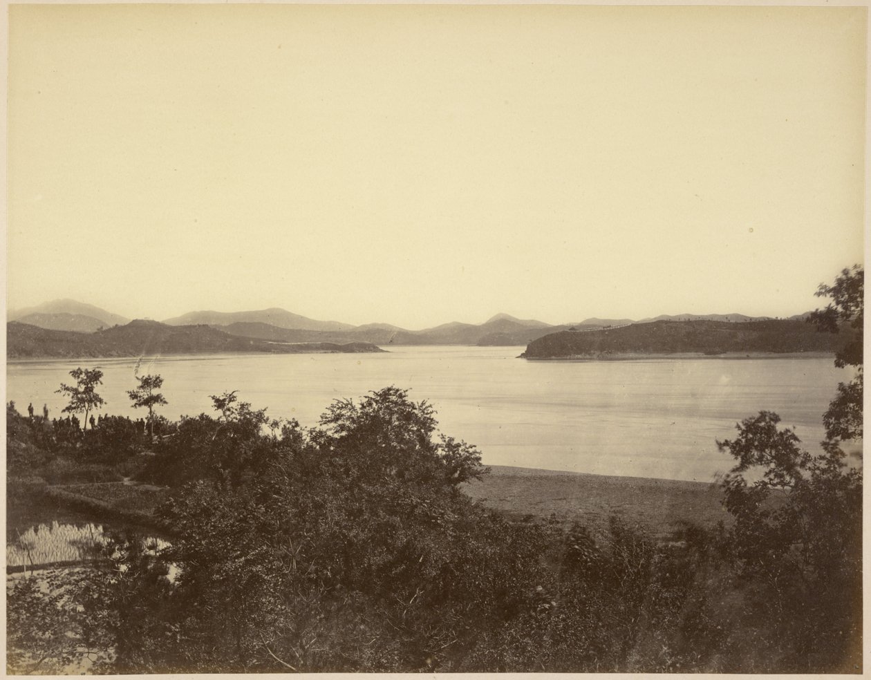 Udsigt fra Fort Monocacy med Fort McKee i det fjerne af Felice Beato
