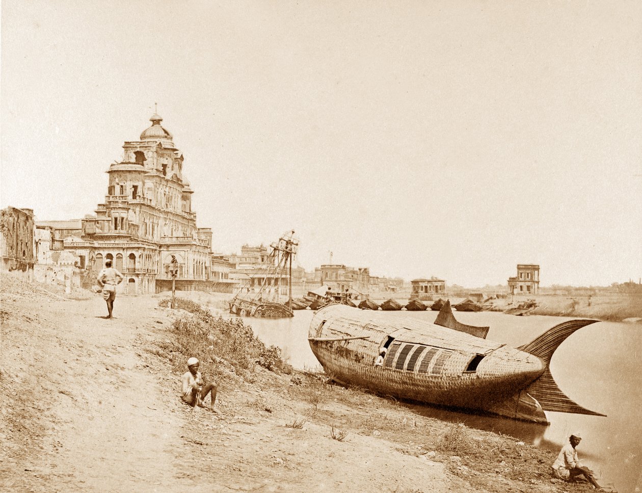 Udsigt over Chattar Manzil-paladset med kongens båd på floden Gumti, Lucknow, under det indiske mytteri, 1858 af Felice Beato