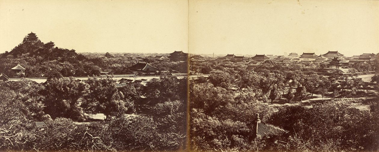 Udsigt over det kejserlige vinterpalads, Peking, der viser den kunstige bakke, 29. oktober, 1860 af Felice Beato
