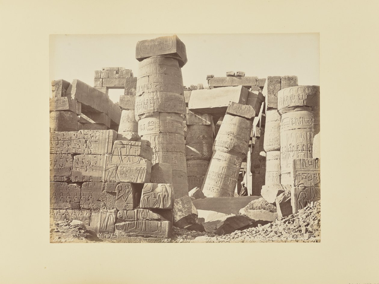 Karnak. Ruinerne af hypostylsalen, set indefra, Egypten af Félix Bonfils