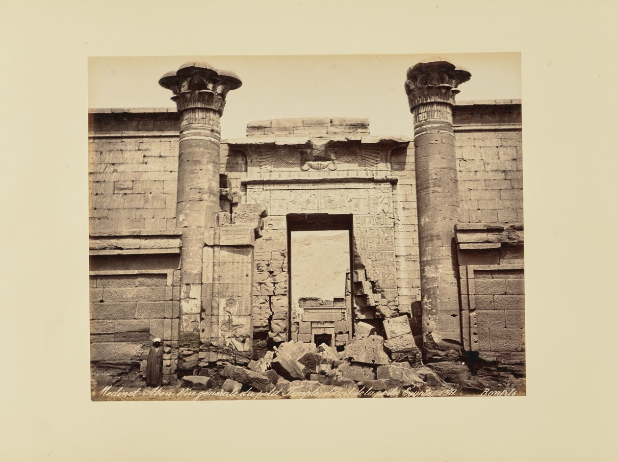 Medinet-Abou. Samlet udsigt over det lille tempel, detalje af døren (Egypten) af Félix Bonfils