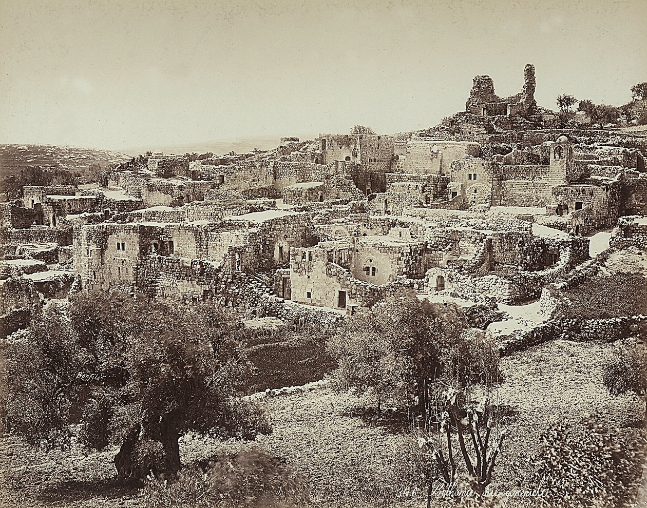 Panoramaudsigt over Betania, det gamle navn på en lille landsby på den østlige side af Oliebjerget, på vejen, der går fra Jerusalem til Jeriko af Félix Bonfils