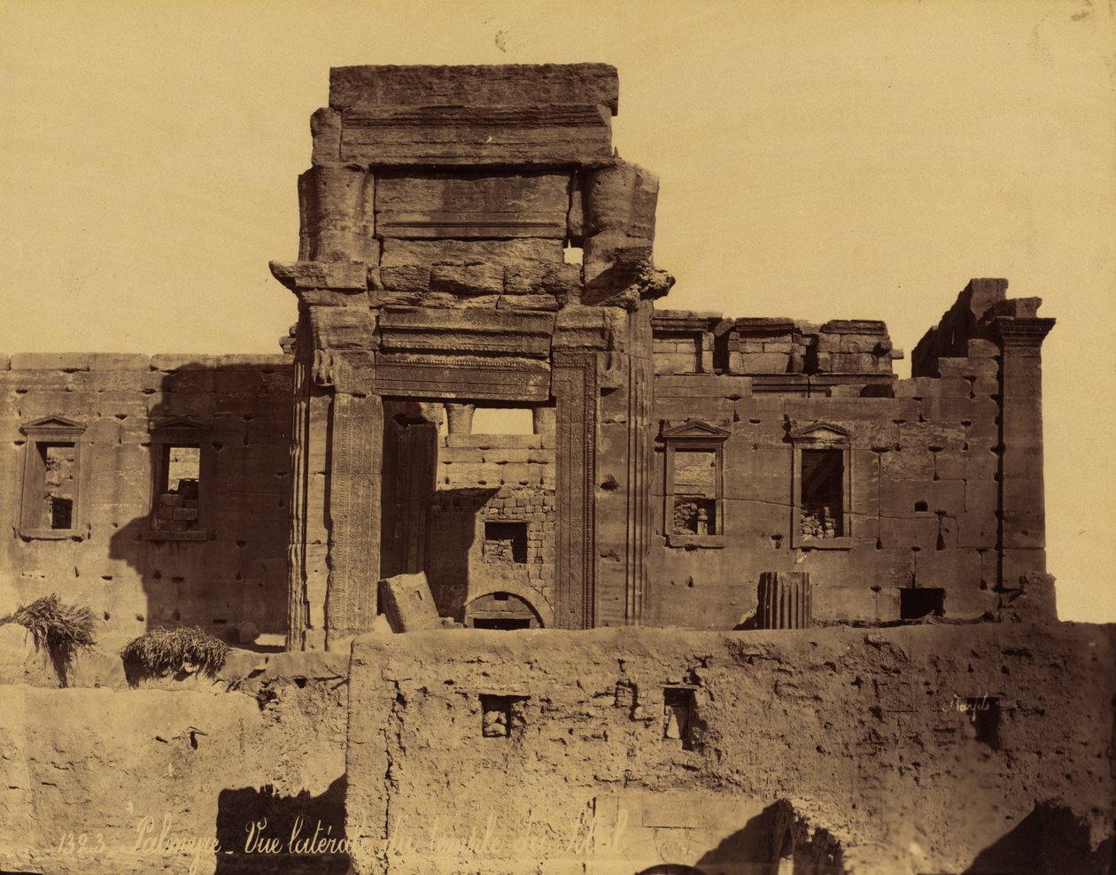 Rester af Solens tempel i Palmyra, Syrien af Félix Bonfils