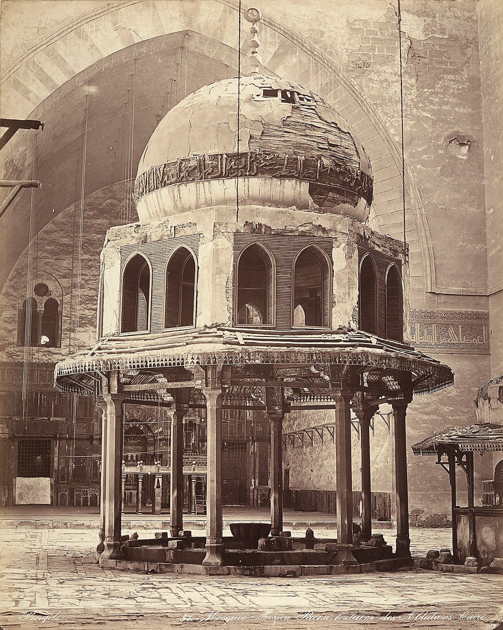 Afvaskningsfontænen i Sultan Hassans moske i Kairo, Egypten af Félix Bonfils