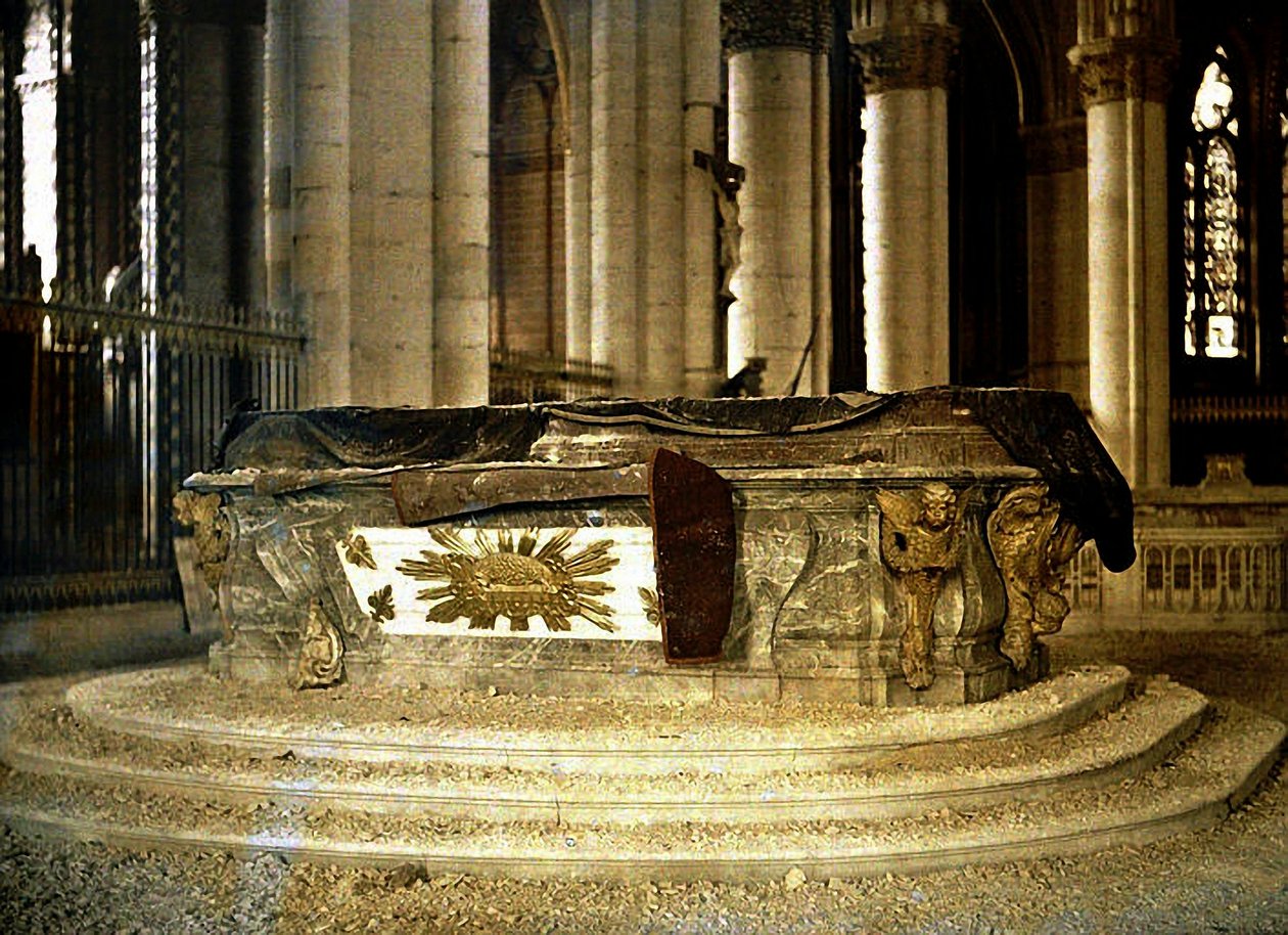 Alter for restaureringens kapel, Cathedrale Notre-Dame, Reims, Marne, Frankrig, 1917 (autokrom) af Fernand Cuville