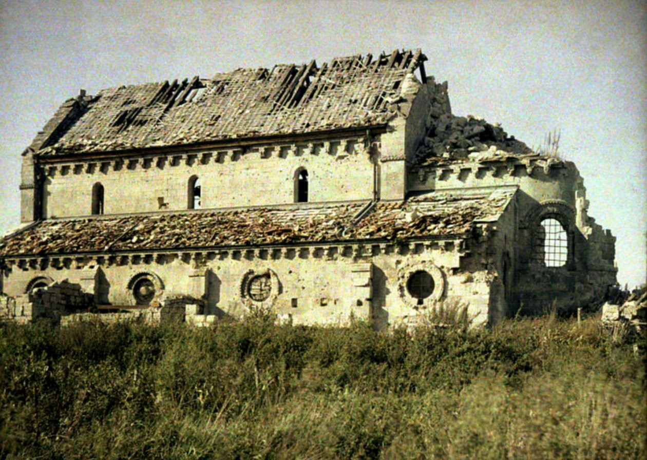 Kirke beskadiget af artilleriild, Tracy-le-Val, D
