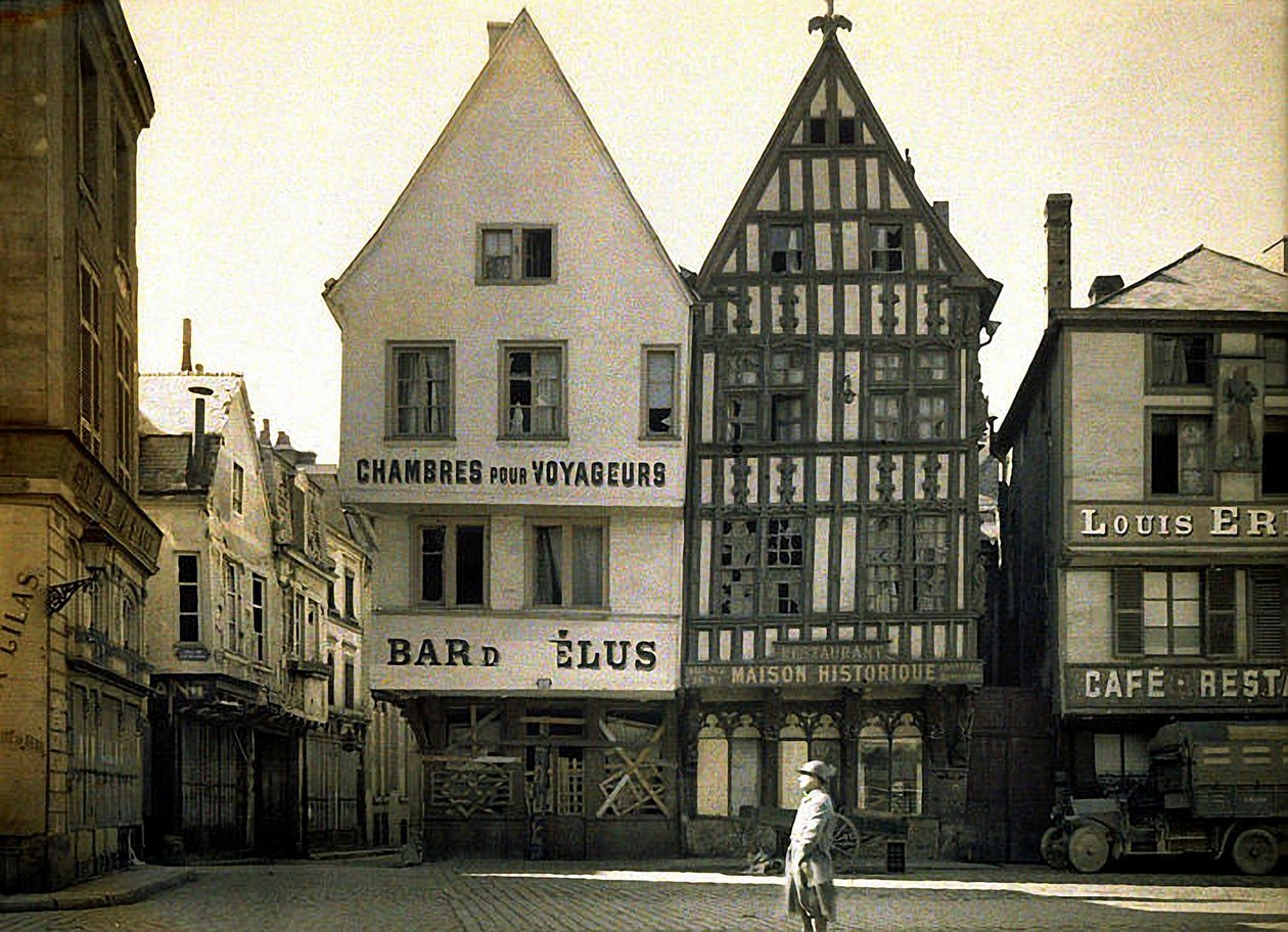 Gamle huse på Place du Marche, Reims, Frankrig, 1917 (autokrom) af Fernand Cuville