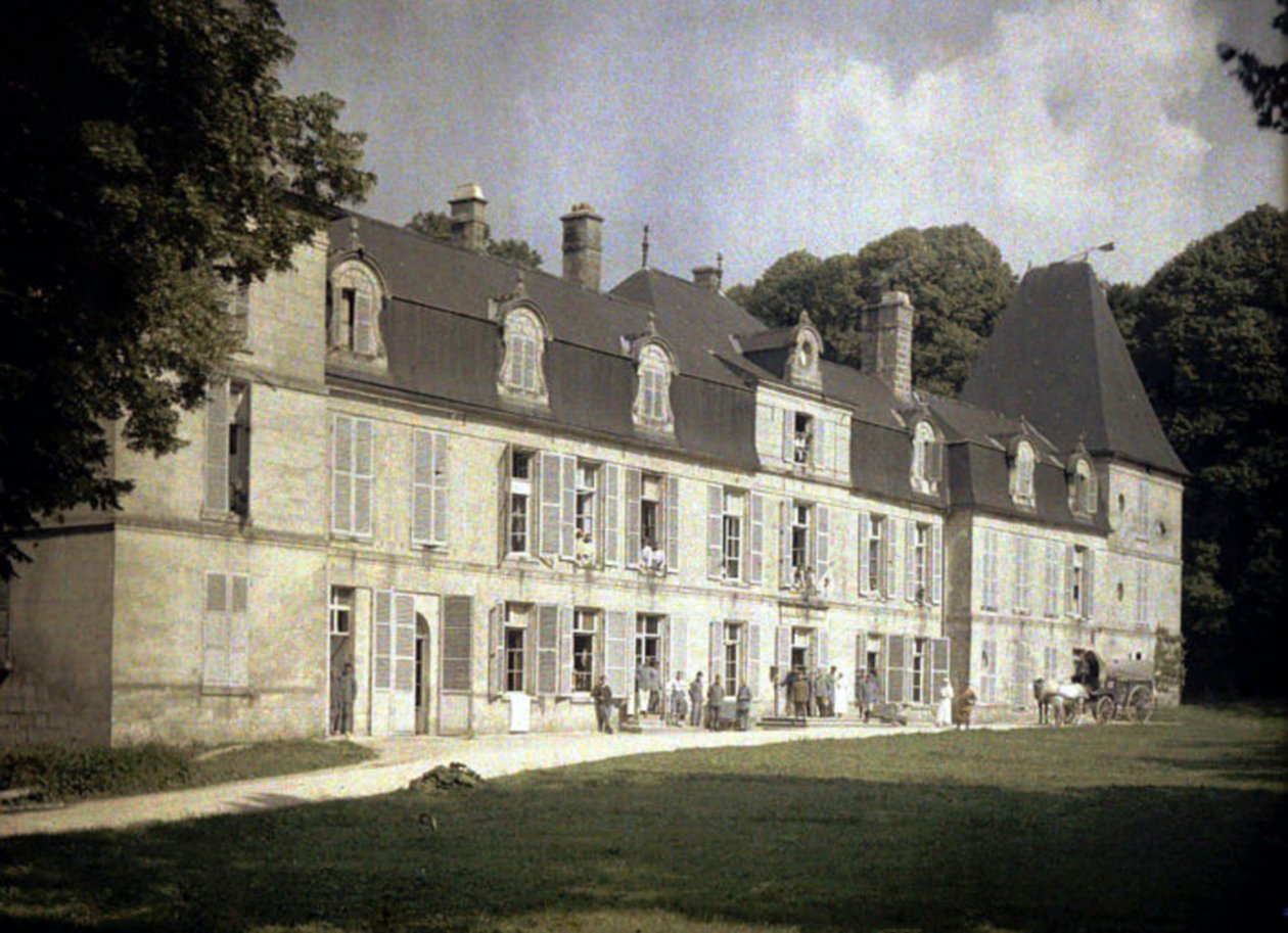 Soldater ved Chateau Vauxbuin, brugt af den franske hær som hospital, Soissons, Aisne, Frankrig, 1917 (autokrom) af Fernand Cuville