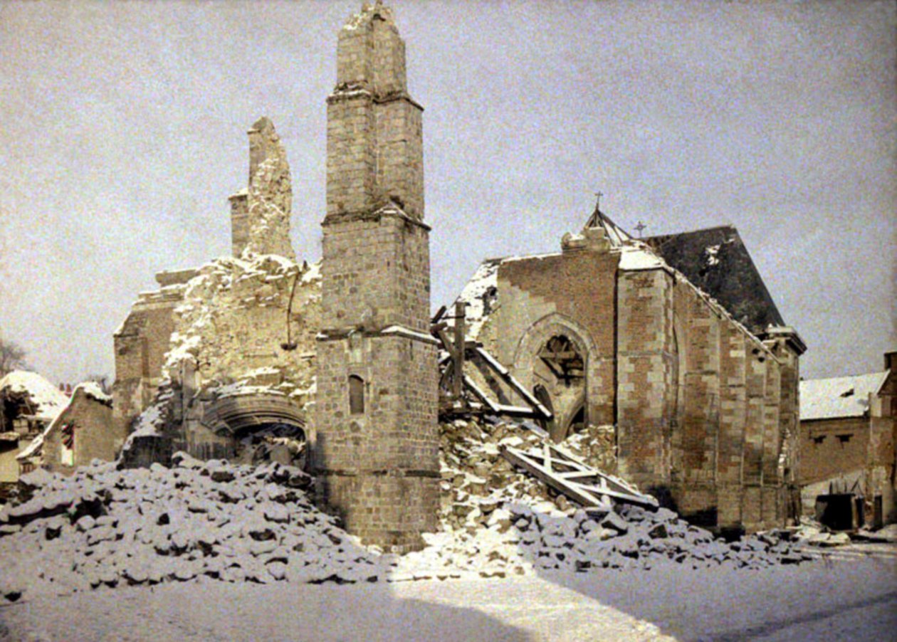 Saint-Martin-kirken, der blev sprængt i luften under den tyske hærs tilbagetrækning, Chauny, Aisne, Frankrig, februar 1917 (autokrom) af Fernand Cuville