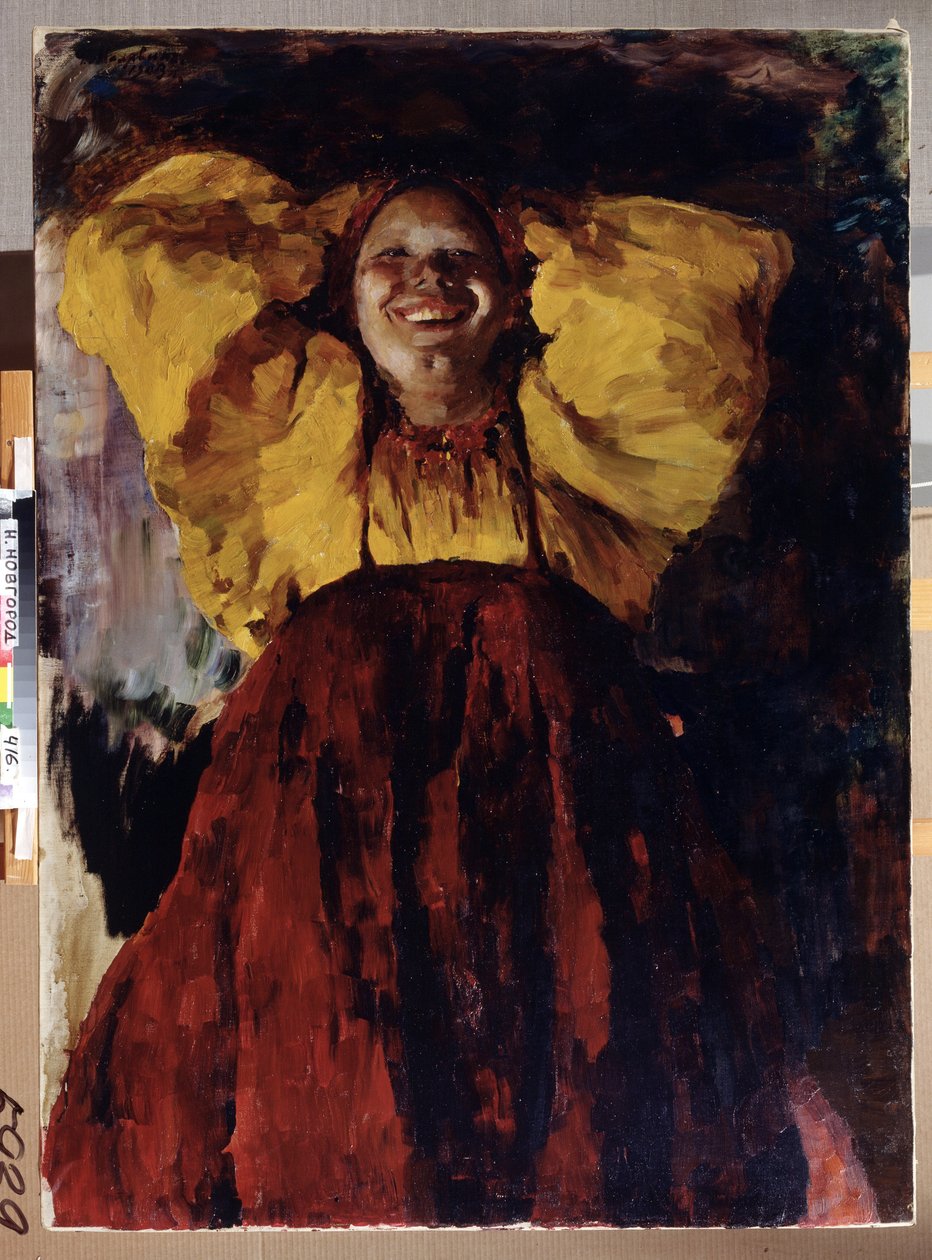 Kvinde i gult. Portræt af en glad kvinde, iført en traditionel kjole, med hænderne bag hovedet. Maleri af Filipp Andreevich Maliavin (Maliavine) (eller Andreyevich Malyavin) (1869-1940), olie på lærred af Filipp Andreevich Maliavin