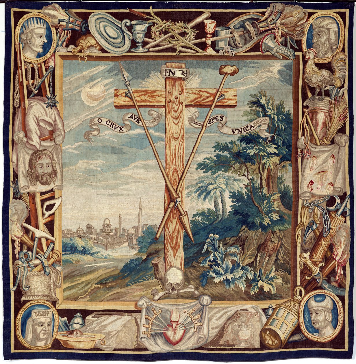 flamsk gobelin. Forherligelsen af ​​det hellige kors. 17. århundrede. Ejendom af kirken Sint-Walburgakerk Oudenaarde (Dekenij van de Sint-Walburga). af Flemish School
