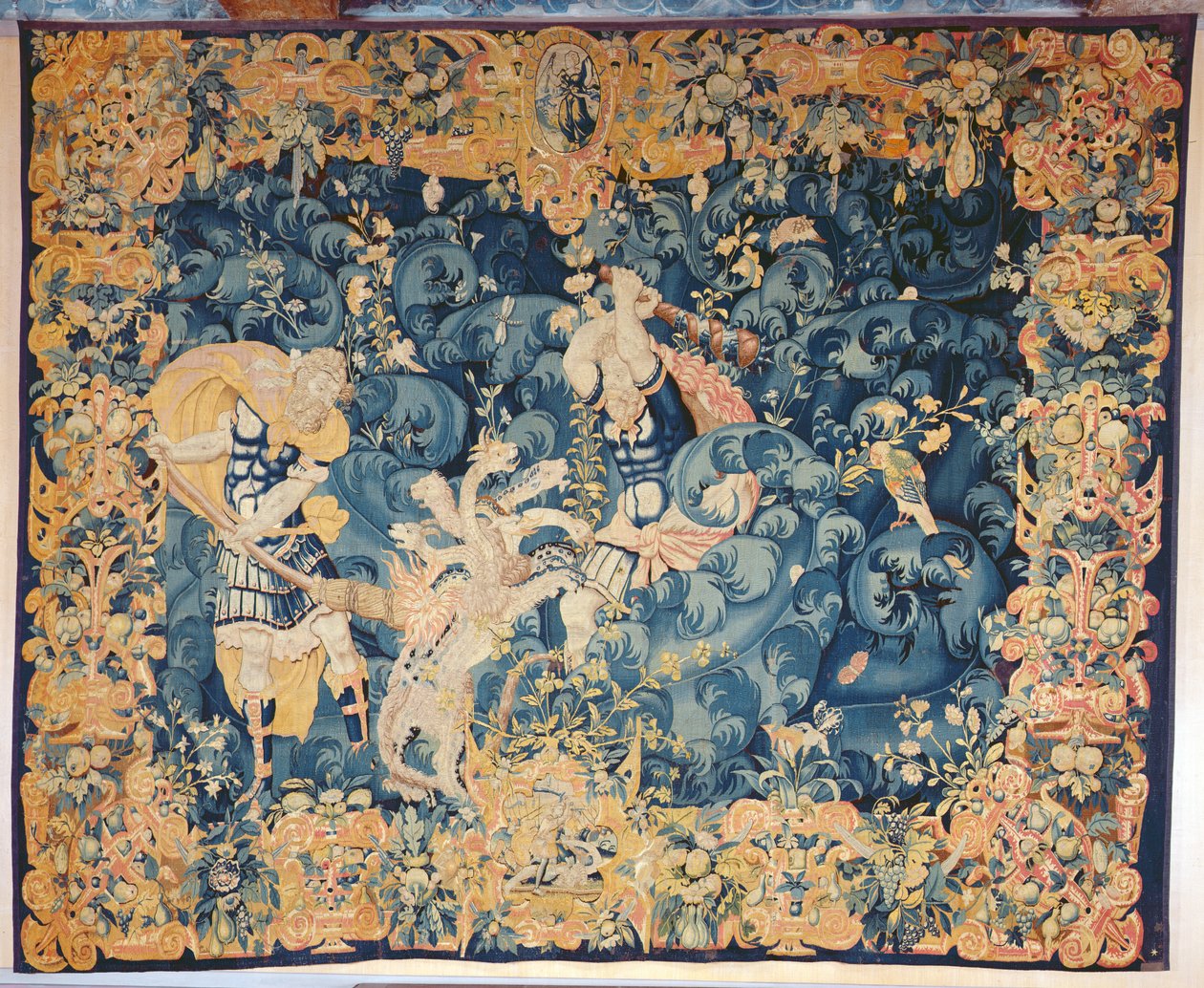 Hercules and the Lernaean Hydra, Audenarde Workshop (uld- og silketæppe) af Flemish School