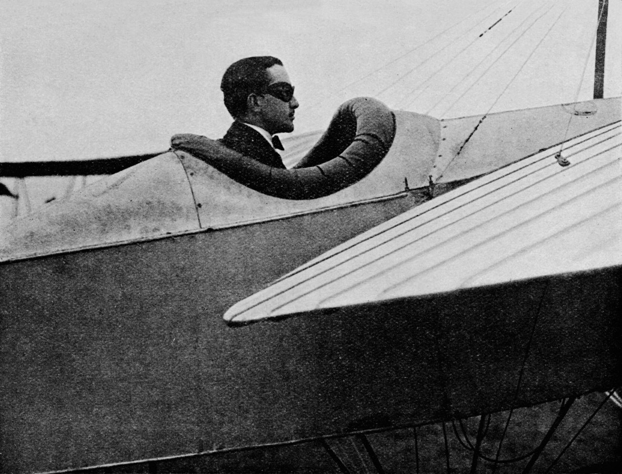 En stor cross-country pilot: Mr WB Rhodes-Moorhouse, 1912 1933. af Flight Photo
