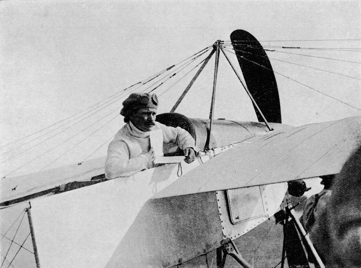 Circuit of Britain air race: Jules Vedrines ved Shoreham Control, Sussex, 1911 1933. af Flight Photo