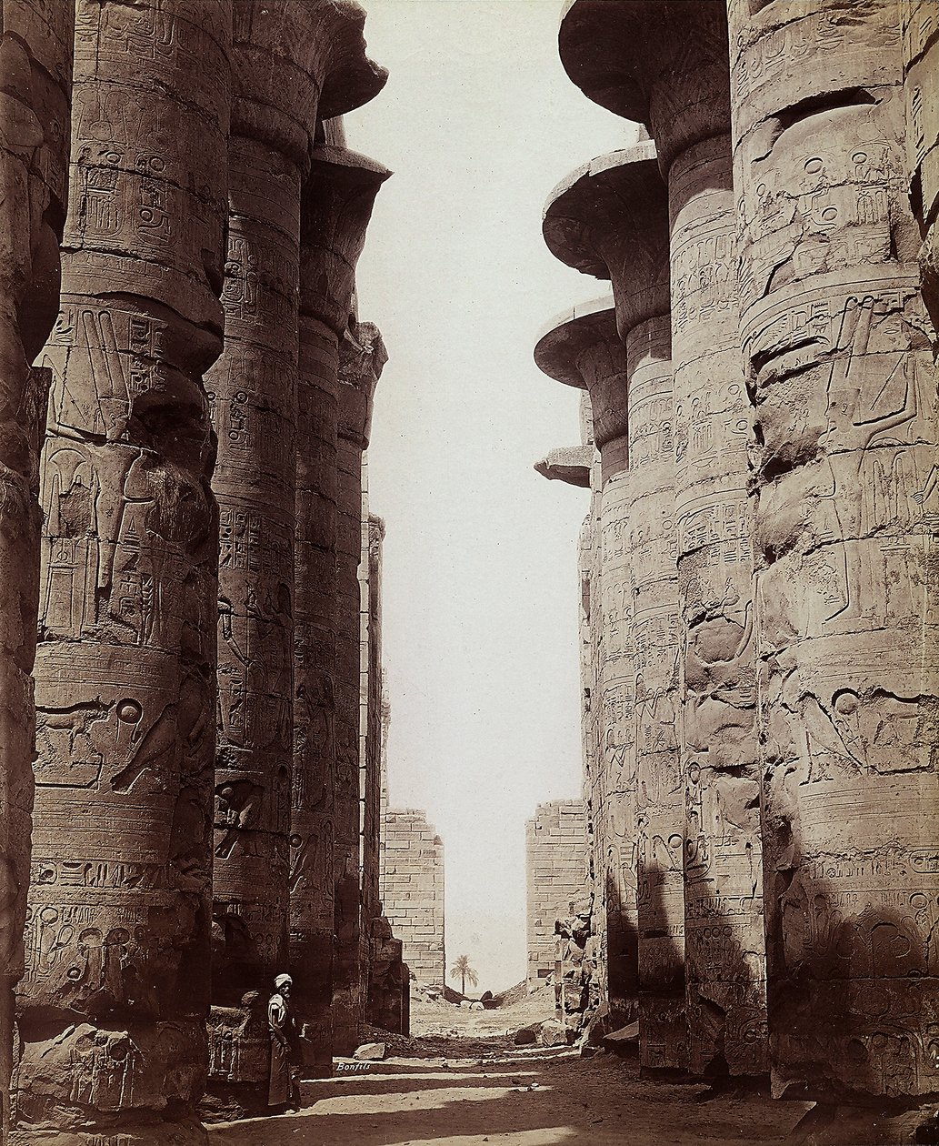 Søjler i hypostilhallen i Amon-Ras store tempel i Karnak, Egypten af Félix Bonfils