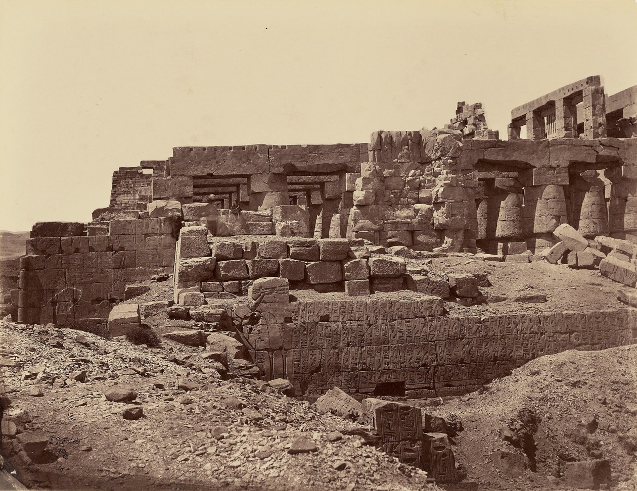 Ruiner af templets 3. pylon (sydøst) venstre side (Karnak) Theben af Félix Bonfils