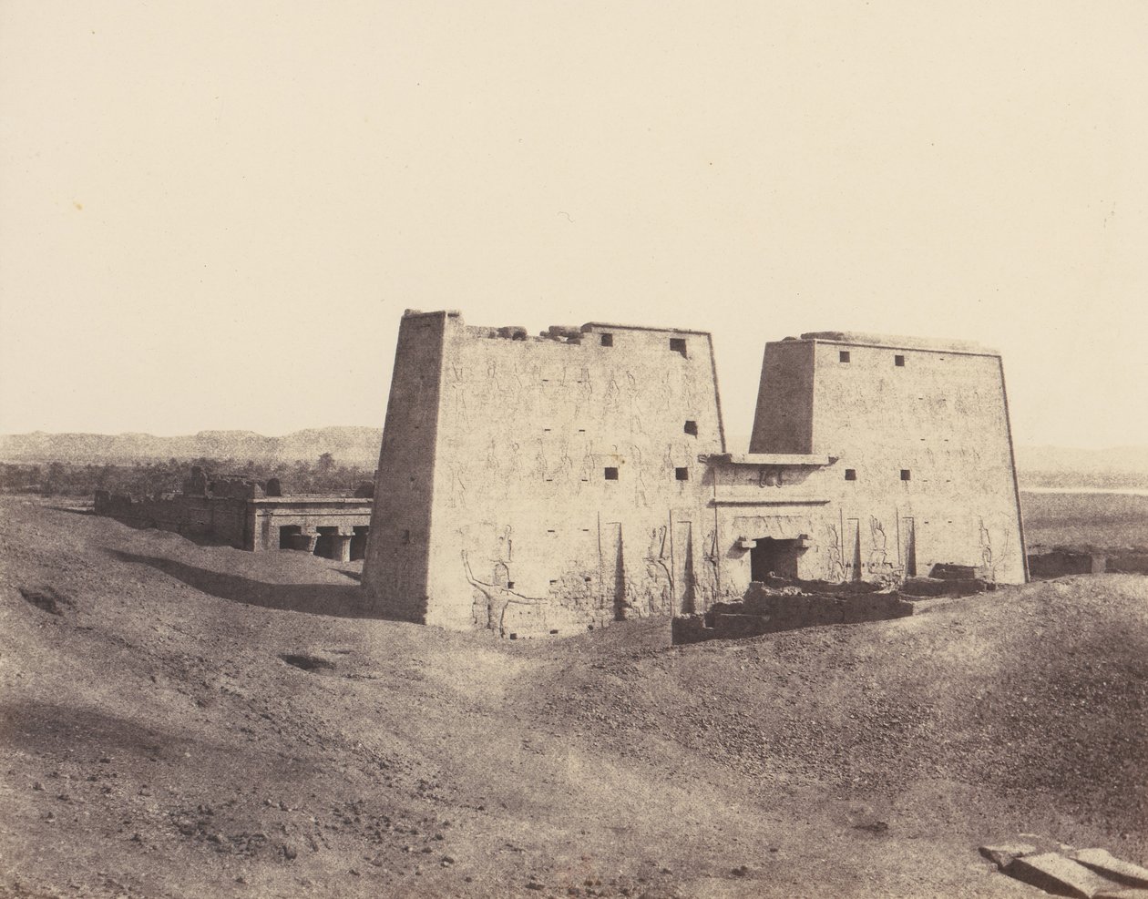 Edfu Apollonopolis Magna, General View of Temple, 1851-52, trykt 1853-54. af Félix Teynard
