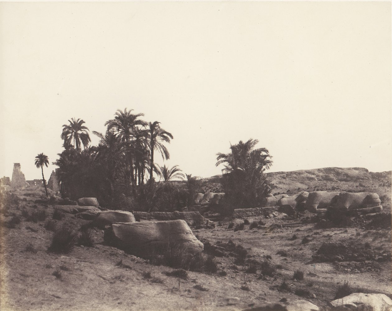 Karnak Theben, Sfinxernes Avenue - Generelt billede taget fra punkt G, 1851-52, trykt 1853-54. af Félix Teynard