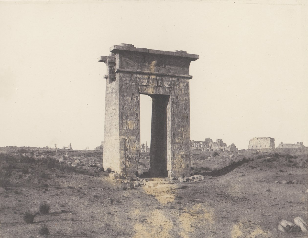 Karnak Theben, Store nordlige port set fra punkt X, 1851-52, trykt 1853-54. af Félix Teynard