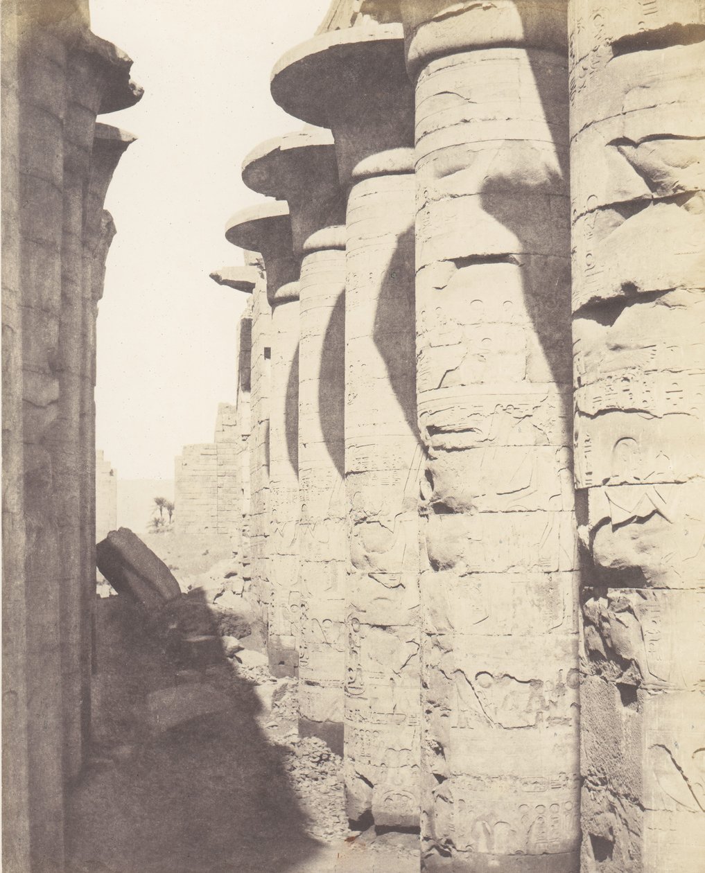 Karnak Theben, Palace - Hypostyle Hall - Central Colonnade Set fra ..., 1851-52, trykt 1853-54. af Félix Teynard