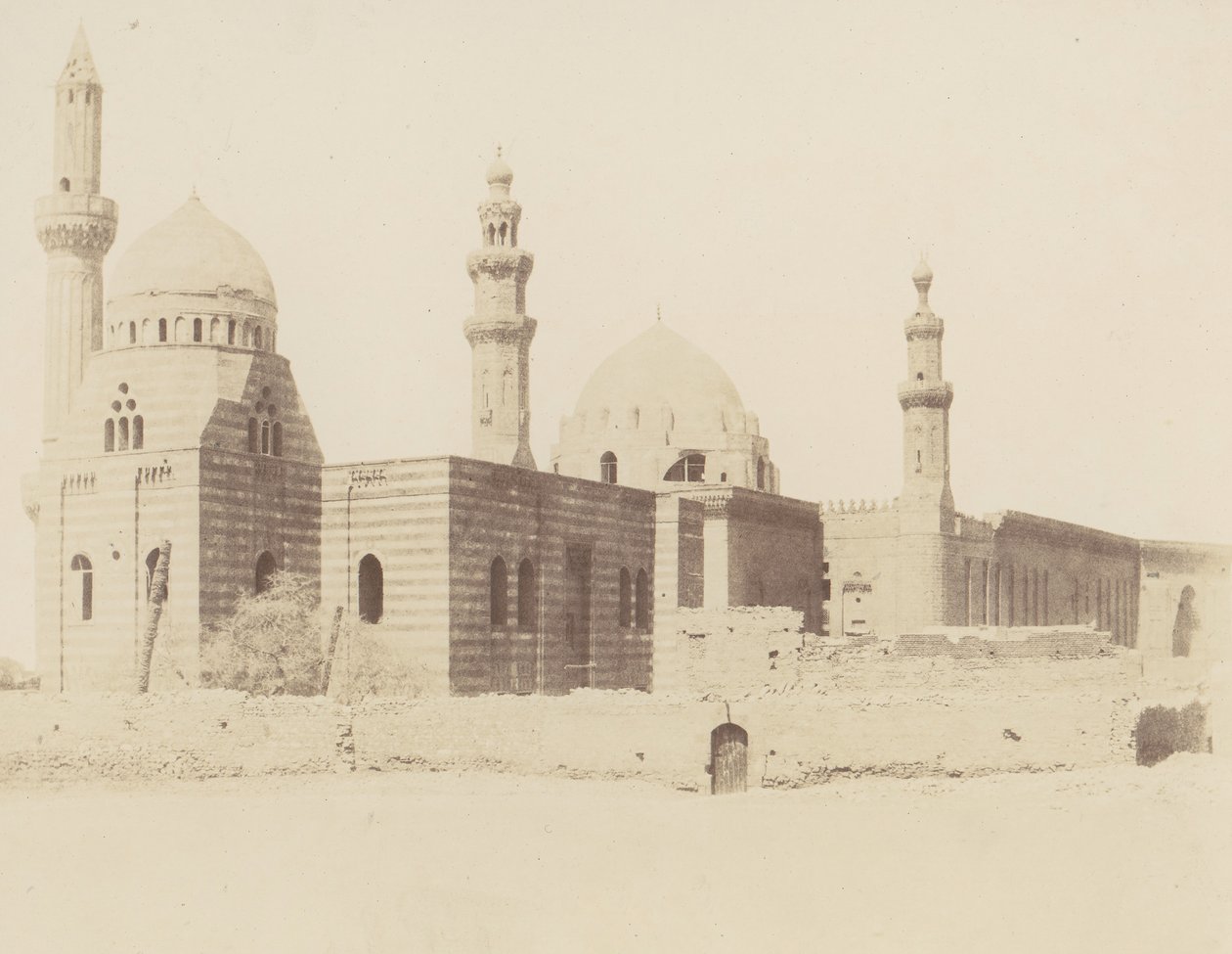 Le Kaire, Iscander-Pashas og Sultan Haçans moskeer, 1851-52, trykt 1853-54. af Félix Teynard