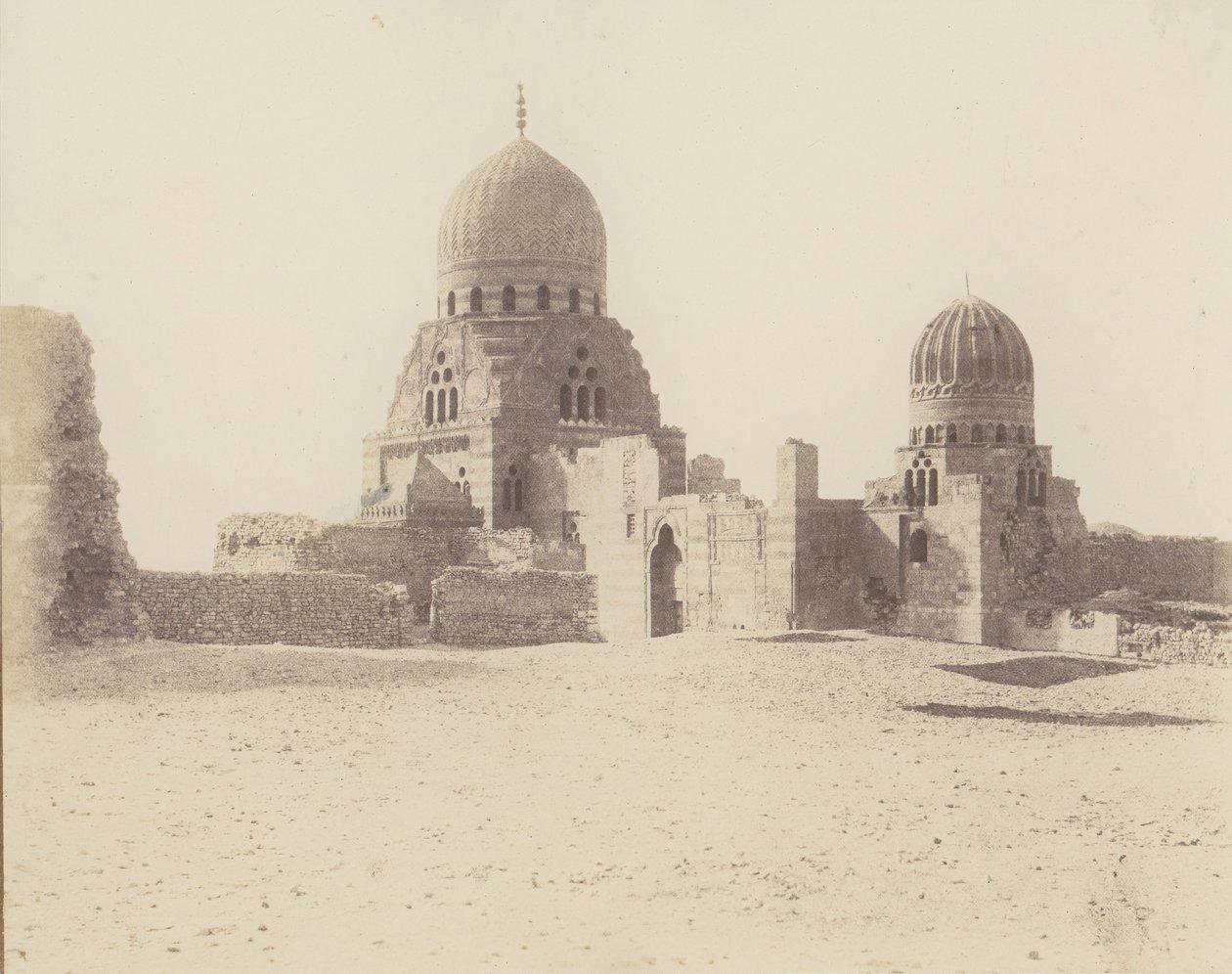 Cairo, Mamluk-sultanernes grave, 1851-52, trykt 1853-54. af Félix Teynard