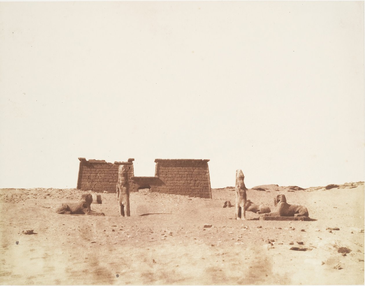 Sébôuah, General View of the Temple, udgivet 1851. af Félix Teynard