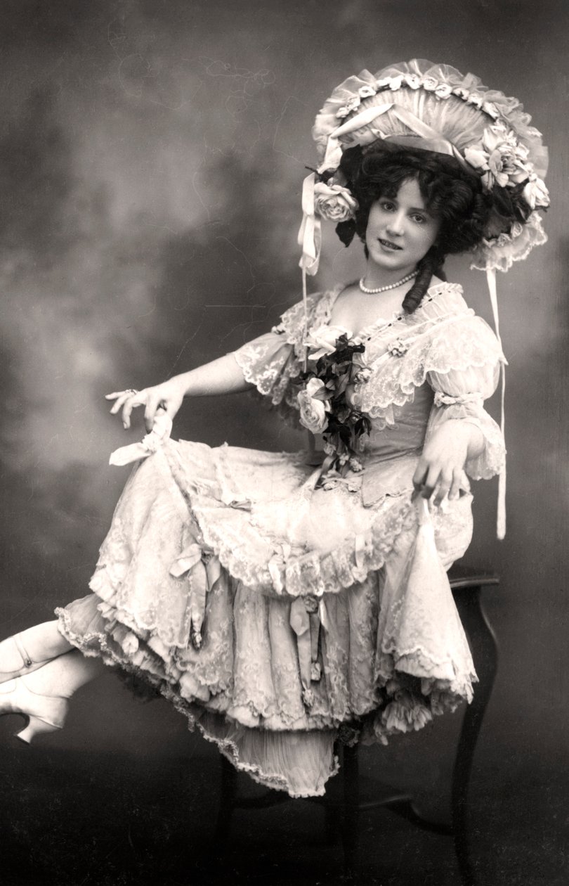 Fanny Dango 1878-1972, sangerinde og danser, begyndelsen af det 20. århundrede. af Foulsham and Banfield