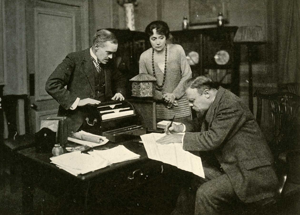 Hornblower overgiver sig, 1920, 1928. af Foulsham and Banfield