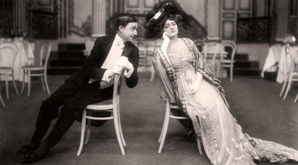 Lily Elsie og Joseph Coyne i The Merry Widow, 1907. af Foulsham and Banfield