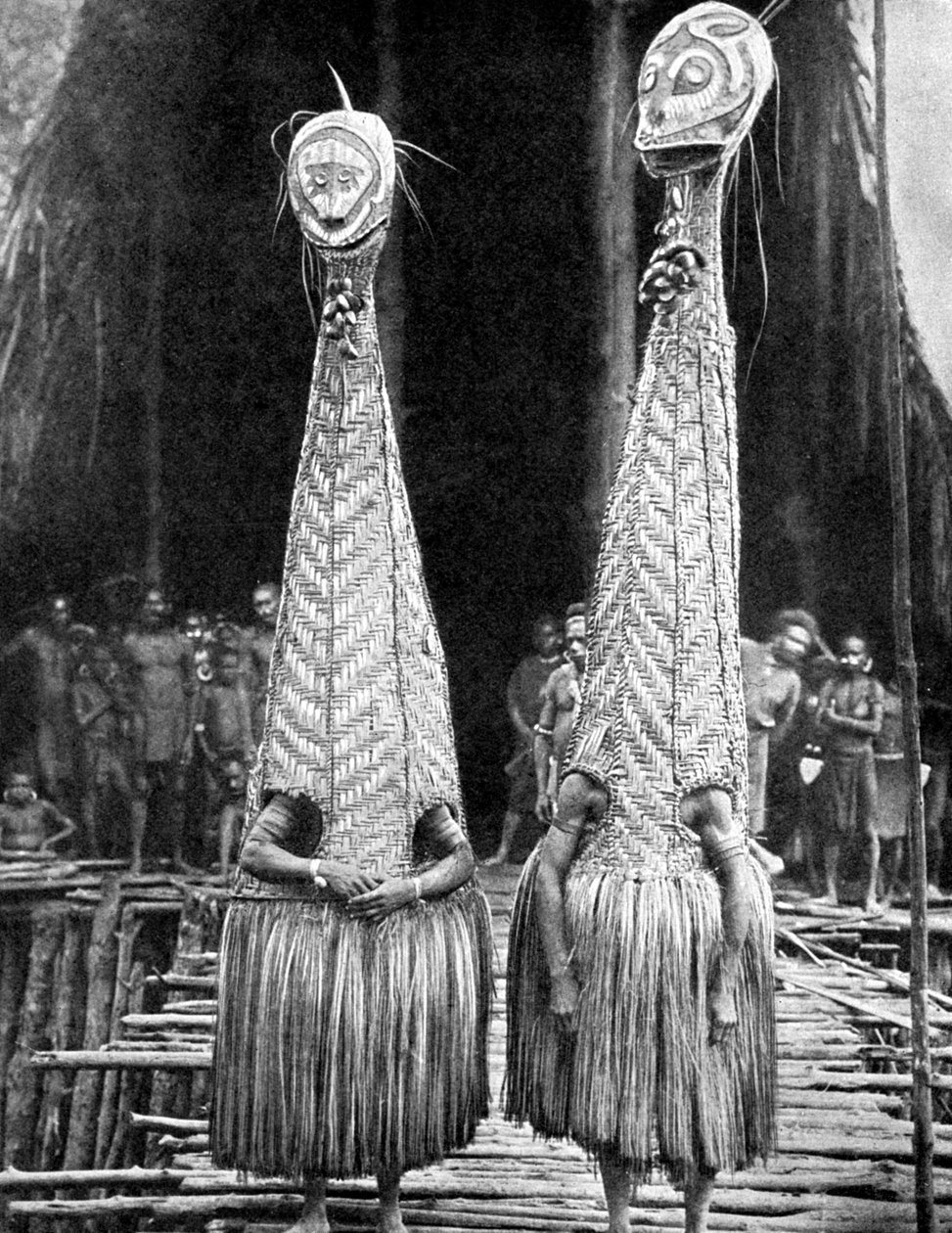 Goblinmasker og visirer båret som skønhedshjælpemidler, Papua, Ny Guinea, 1936. af Fox Photos