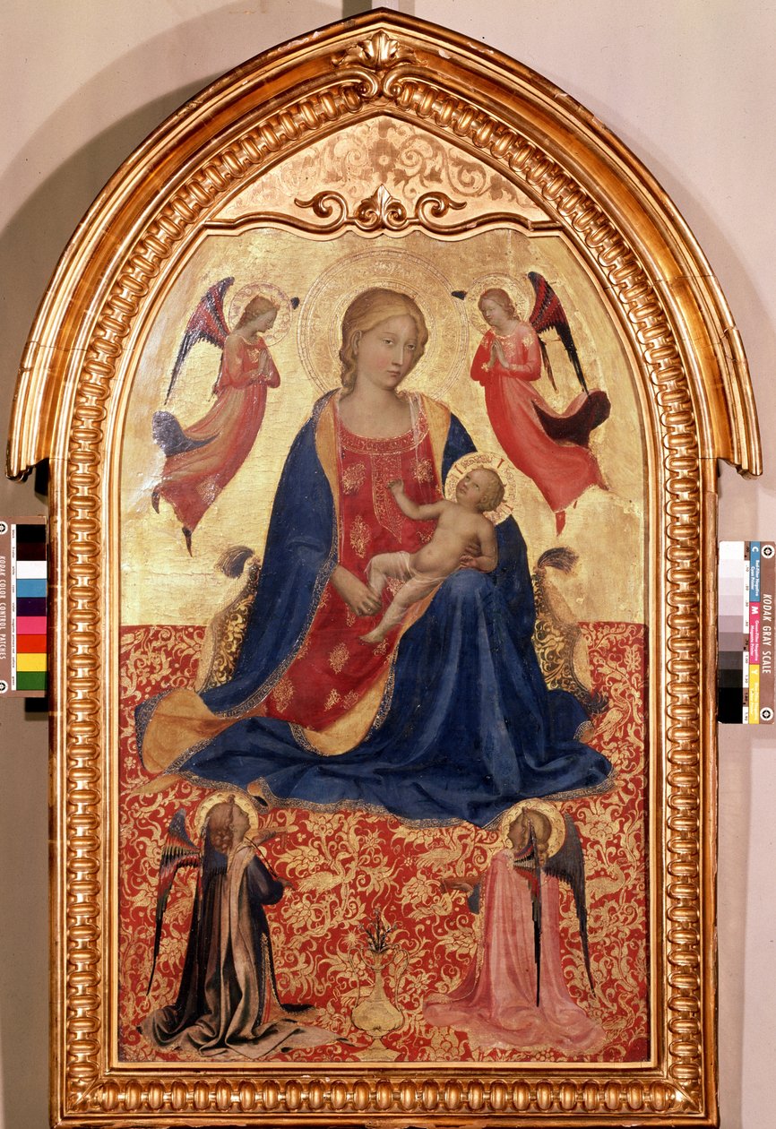 ""Jomfru og barn og engle"" (Jomfru og barn med engle) Tempera på træ af Guido di Pietro (eller Fra Giovanni da Fiesole) sagde Fra Angelico eller il Beato (1400-1455) 1425 Dim. 81x51 cm Museum of the Eremitage , Sankt Petersborg af Fra (c.1387 1455) Angelico