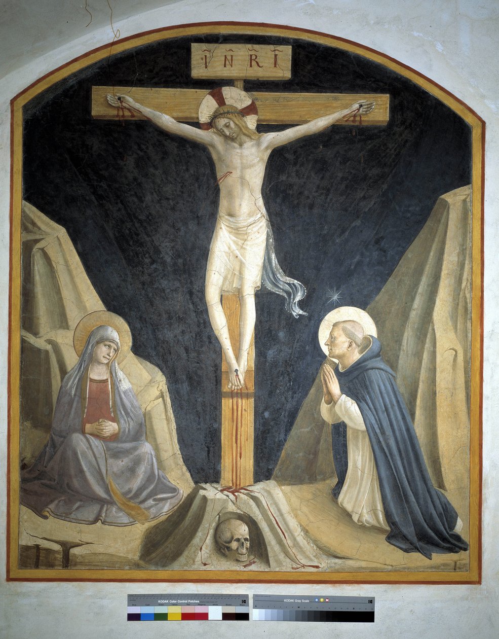 Korsfæstelse med jomfru Maria og Saint Dominic. Inskription "INRI" på korset 1442 af Fra Angelico