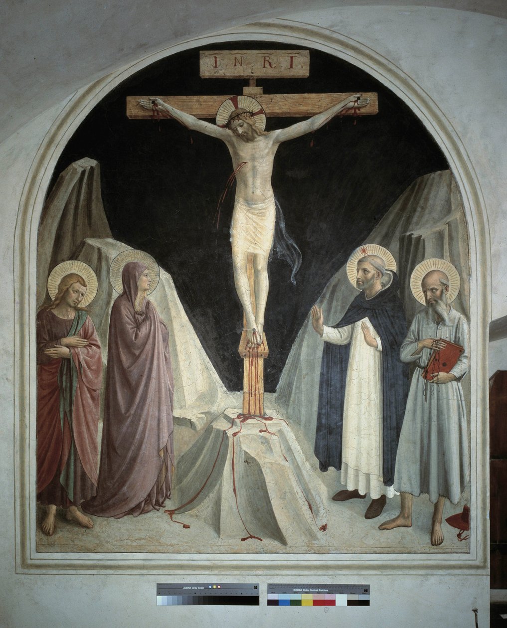 Kristi korsfæstelse med Jomfru Maria, Sankt Johannes evangelisten, Sankt Hieronymus, Sankt Dominikus. Inskription ""INRI"" på korset. Fresko af Guido di Pietro af Fra Angelico