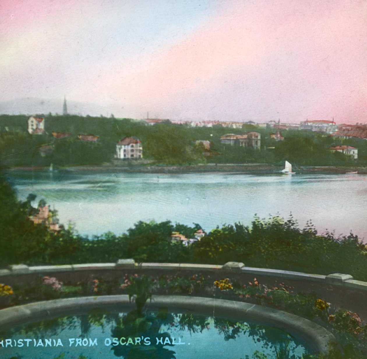 Udsigt fra Oscarshall, Christiania, Oslo, Norge, slutningen af det 19.-begyndelsen af det 20. århundrede. af Fradelle and Young