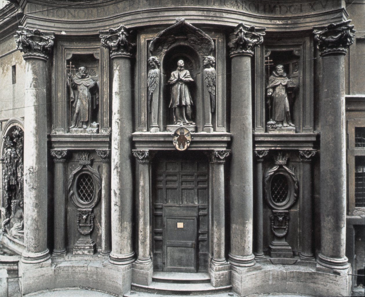 Nederste halvdel af facaden, 1637-41 af Francesco Borromini