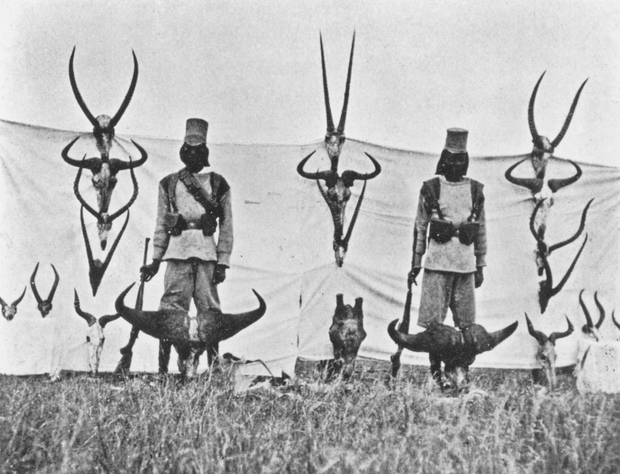 En tre ugers jagt på Guaso Nyiro, fra "Big Game Shooting on the Equator", 1908 af Francis Arthur Dickinson
