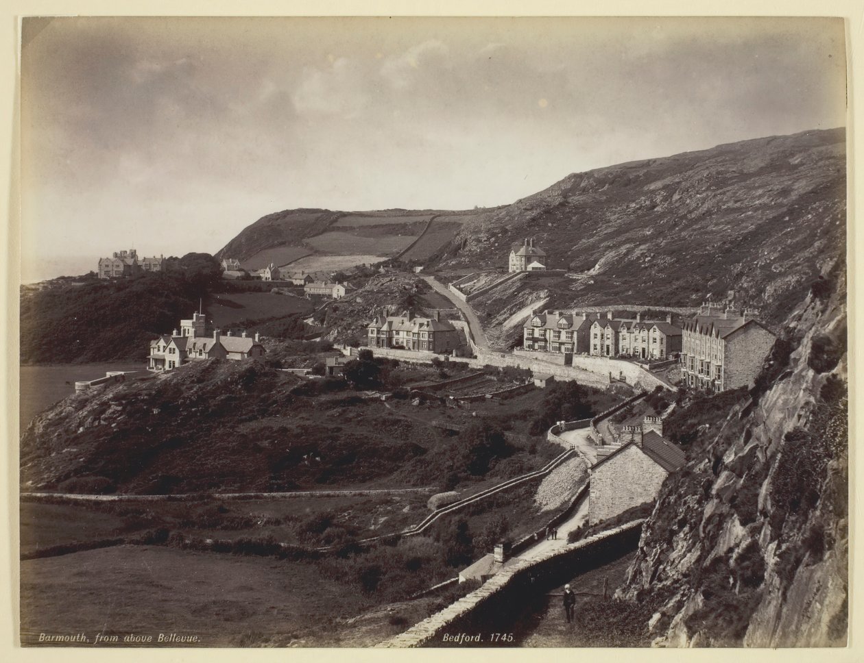 Barmouth, ovenfra Bellevue, 186094. af Francis Bedford