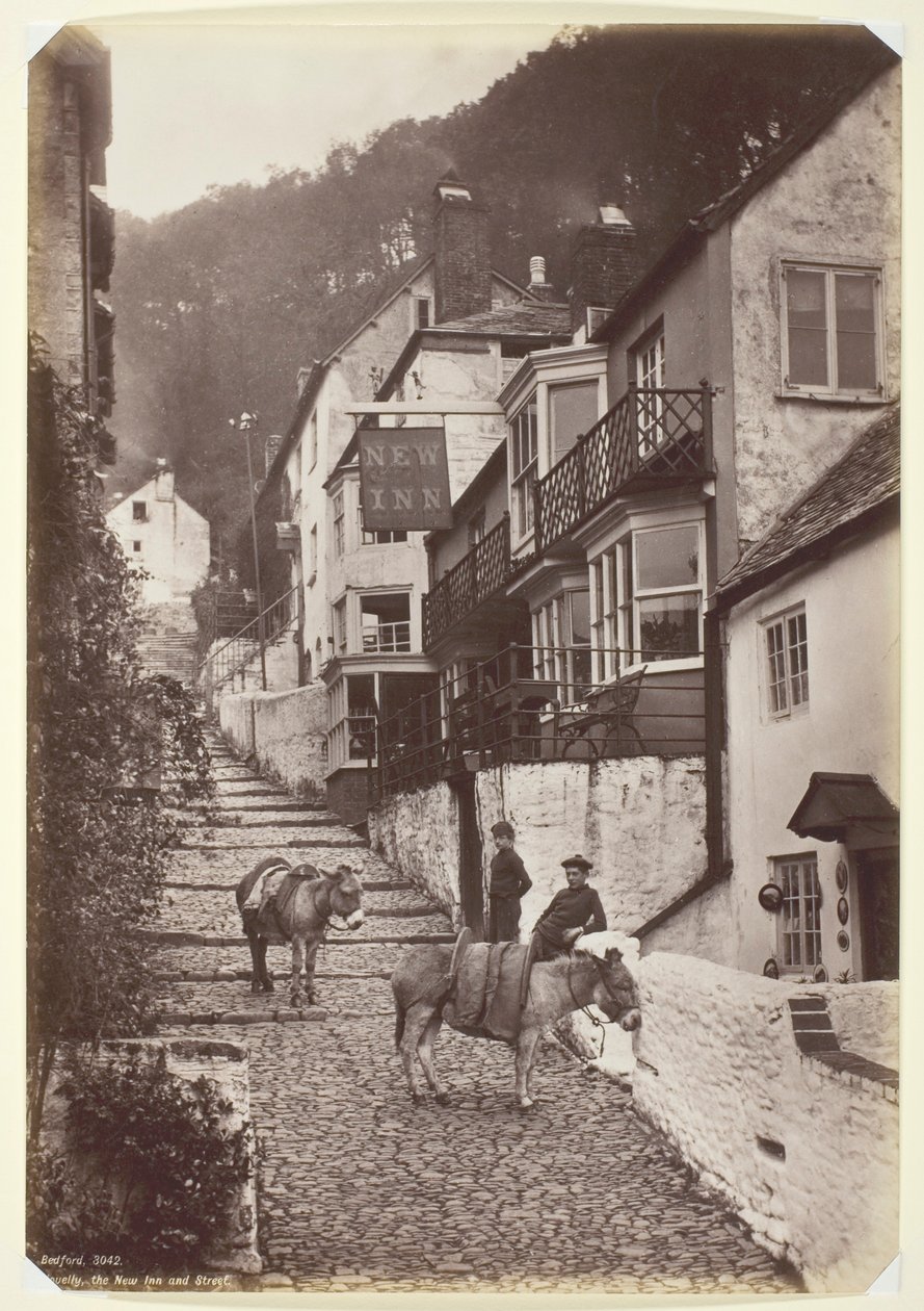Clovelly, New Inn and Street af Francis Bedford