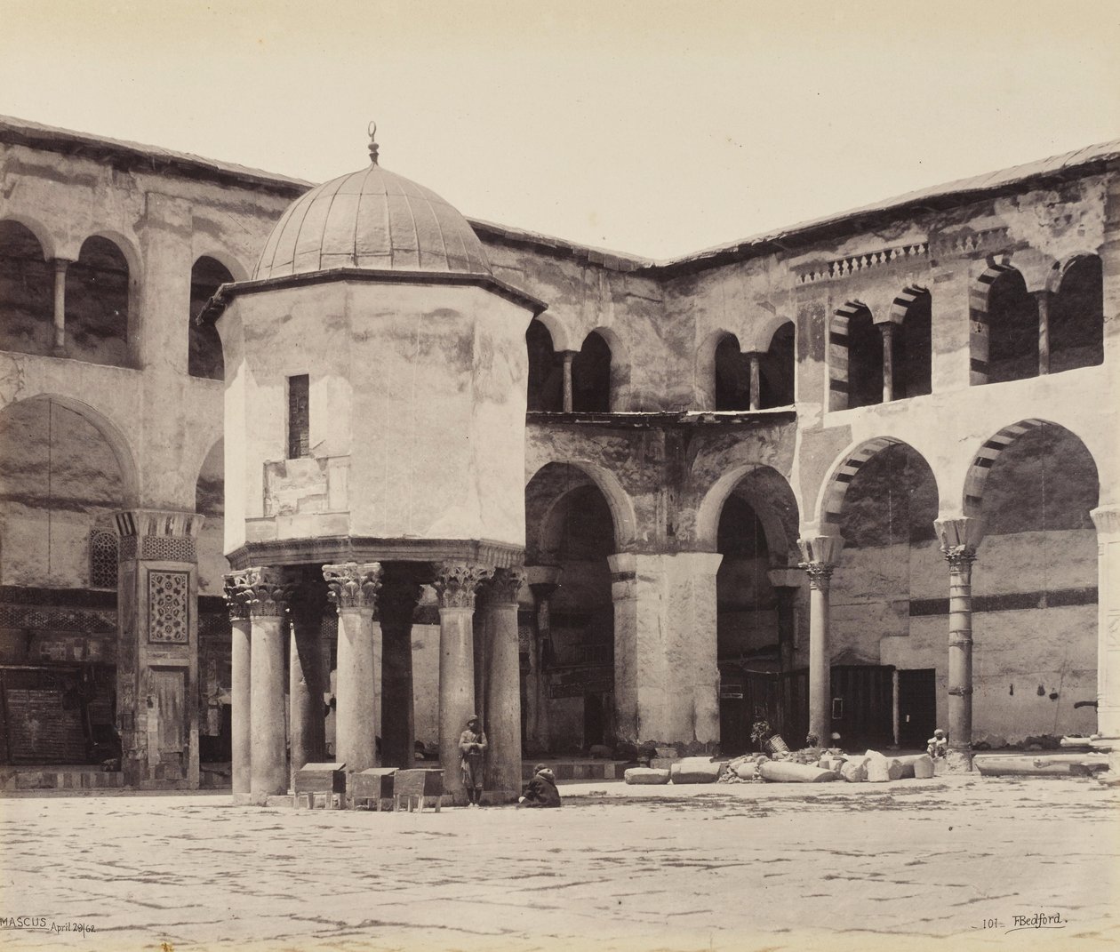 Springvand i gården til den store moské (Umayyad-moskéen), Damaskus af Francis Bedford